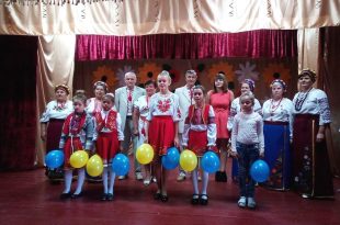 ДВІ ДЕПУТАТКИ, ДВІ ТВОРЧІ НАТУРИ БІЛЯ КЕРМА РУСАНІВСЬКОЇ КУЛЬТУРИ