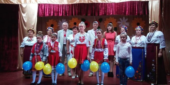 ДВІ ДЕПУТАТКИ, ДВІ ТВОРЧІ НАТУРИ БІЛЯ КЕРМА РУСАНІВСЬКОЇ КУЛЬТУРИ