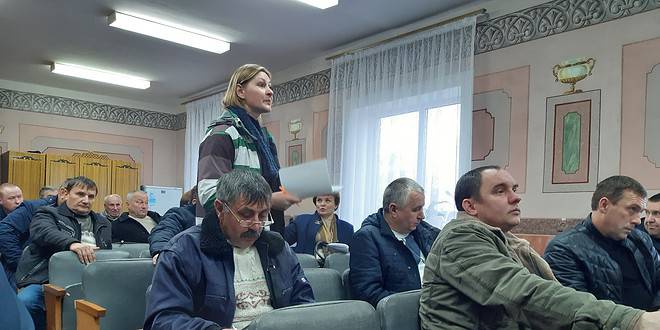 СЕСІЯ ЛИПОВОДОЛИНСЬКОЇ СЕЛИЩНОЇ РАДИ: Відшукалося немало земельних ділянок для приватизації. Кому їх роздали депутати Липоводолинської ОТГ?
