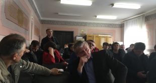 СЕЛИЩНОМУ ГОЛОВІ ПРЕМІЮ ЗМЕНШИЛИ ВТРИЧІ, А У ТЕРЦЕНТРУ ЗАБРАЛИ МІЛЬЙОН НА МЕДИЦИНУ