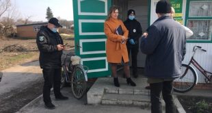 ПОЛІЦЕЙСЬКІ СКЛАДАЮТЬ НА ПОРУШНИКІВ КАРАНТИННИХ ЗАХОДІВ АДМІНІСТРАТИВНІ ПРОТОКОЛИ