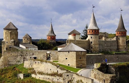 ЗАМКИ УКРАЇНИ, ЯКІ ВАРТО ПОБАЧИТИ