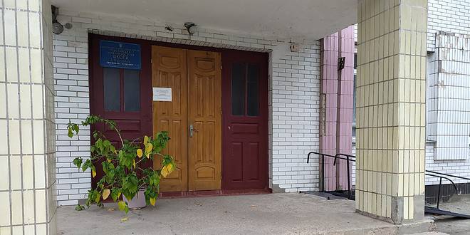 ВХІД У ПІДСТАВСЬКУ ШКОЛУ РОЗПЛОМБОВАНО