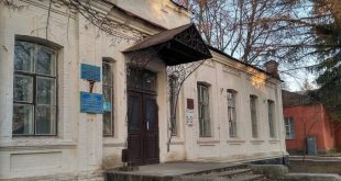 У ПРИМІЩЕННІ КОЛИШНЬОГО УПРАВЛІННЯ СІЛЬСЬКОГО ГОСПОДАРСТВА БІЛЬШЕ НЕ ГОЛОСУВАТИМЕМО