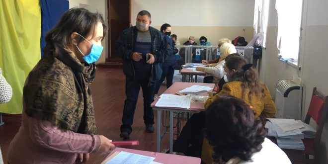 НА ВИБОРАХ ГОЛІВ ГРОМАД ПЕРЕМАГАЮТЬ ВОЛОДИМИР ШТАНЬКО І ОЛЕГ ТИХОНЕНКО