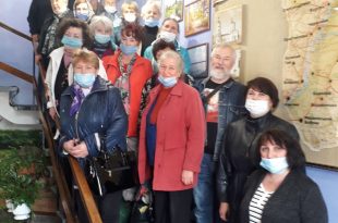 ПОДОРОЖ   ВІДКРИЛА  ДИВОВИЖНИЙ КРАЙ