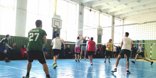 КІМЛИЧАНСЬКІ ВОЛЕЙБОЛІСТИ ВИБОРОЛИ КУБОК ЧЕМПІОНАТУ З ВОЛЕЙБОЛУ