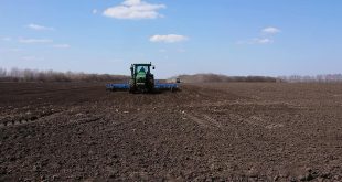 АГРАРІЇ РОЗПОЧАЛИ ВЕСНЯНО-ПОЛЬОВІ РОБОТИ