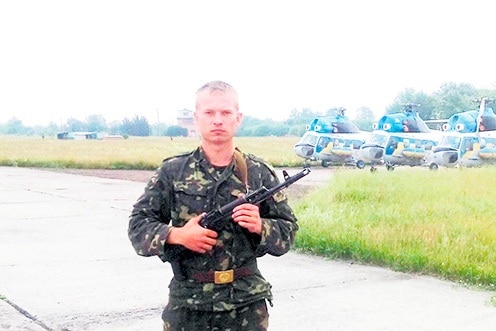РУСЛАН ЛЯШЕНКО: «ЧЕКАЛИ ІЛ-76, ЩОБ РОЗВАНТАЖУВАТИ. НАТОМІСТЬ ПОБАЧИЛИ ЧОРНИЙ ГРИБ ВИБУХУ»
