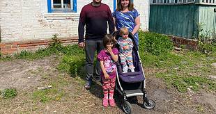 «ДІТИ НЕ ПОВИННІ БАЧИТИ ВІЙНУ», - ПЕРЕКОНАНА РОДИНА З ВОЛНОВАХИ, ЯКА ПЕРЕЇХАЛА В ПІДСТАВКИ