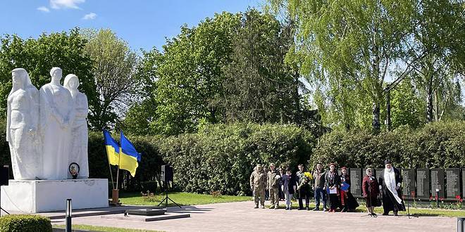 З НАГОДИ ДНЯ ПАМ`ЯТІ ТА ПРИМИРЕННЯ В НАСЕЛЕНИХ ПУНКТАХ ЛИПОВОДОЛИНСЬКОЇ І СИНІВСЬКОЇ ГРОМАД ВІДБУЛИСЯ МІТИНГИ-РЕКВІЄМИ З НАГОДИ ДНЯ ПАМ`ЯТІ ТА ПРИМИРЕННЯ В НАСЕЛЕНИХ ПУНКТАХ ЛИПОВОДОЛИНСЬКОЇ І СИНІВСЬКОЇ ГРОМАД ВІДБУЛИСЯ МІТИНГИ-РЕКВІЄМИ