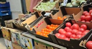 Сезонні овочі дешевшають, а фрукти — на вагу золота