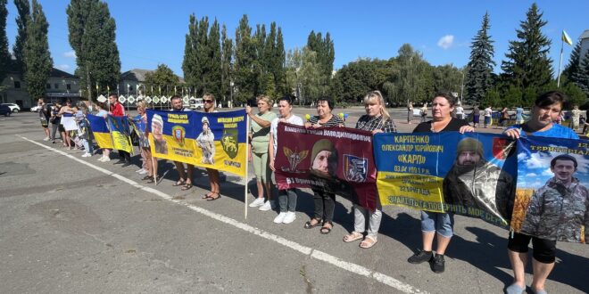  «Ми не можемо мовчати»: матері Сумщини борються за своїх зниклих синів