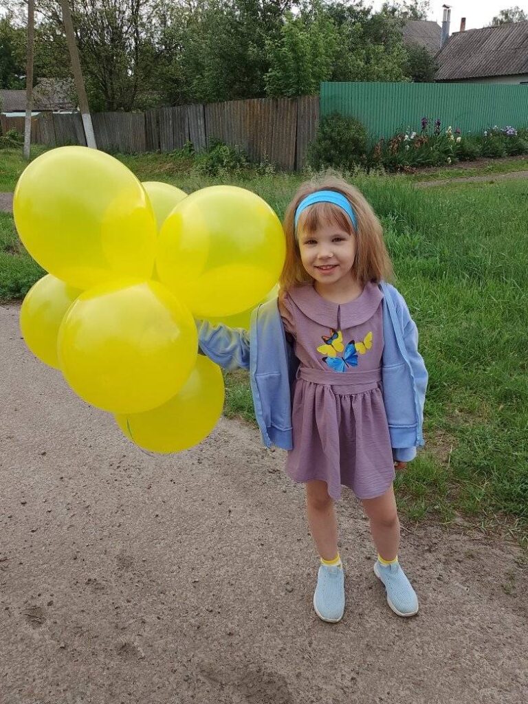 "Діти не бачать війну, і це головне": родина з Волновахи продовжує облаштовуватися на новому місці