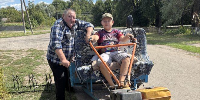 Велика родина з сумського прикордоння знайшла прихисток у Столяровому