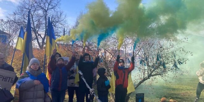 Місця вшанування зниклих безвісти захисників з`явились у Недригайлові й Ромнах. У Липовій Долині рідні з нетерпінням чекають появи Дошки Надії