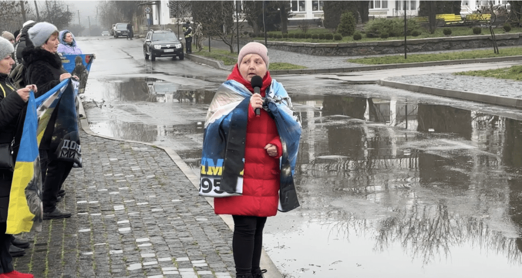 Зник безвісти - не значить забутий: історії родин, які чекають