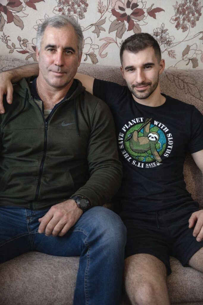 П’ятдесят один кілометр пам’яті: Артур Грабина пробіг селами громади й зібрав кошти для земляків-захисників