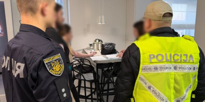 Представлялися латвійськими правоохоронцями: українські поліцейські ліквідували мережу кол-центрів, що ошукували громадян країн ЄС