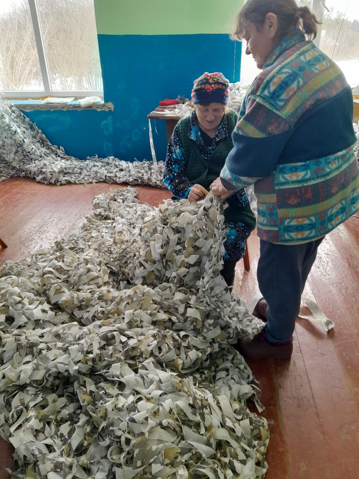 У Великому Лісі плетуть захист для своїх захисників