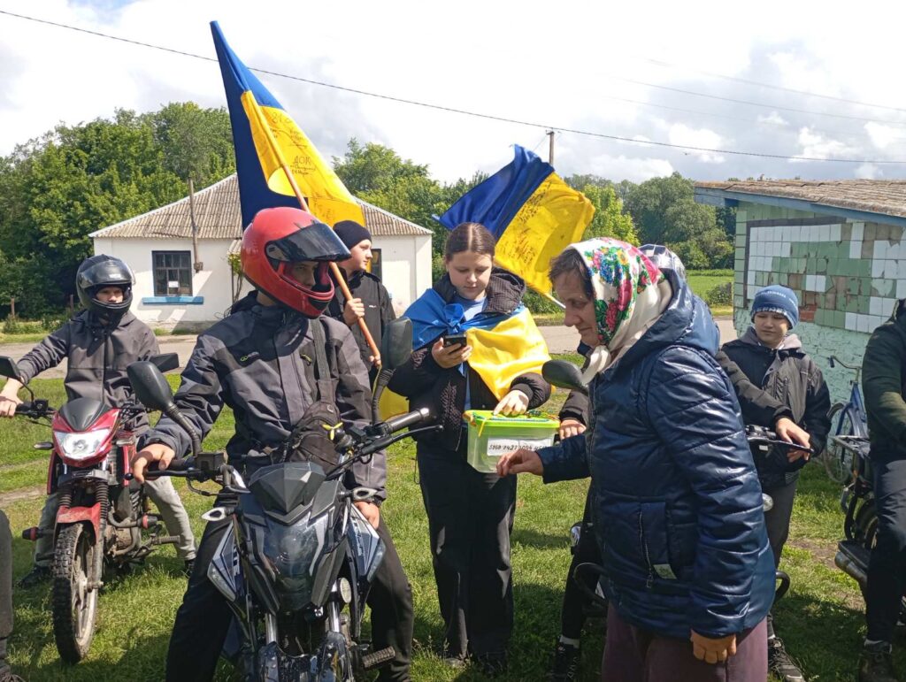 Мотоцикли, прапори й донати: молодь Яганівського старостату збирає на генератор для ЗСУ