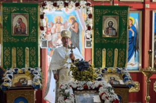 Коли в храмі поруч із церковною молитвою звучить Гімн України